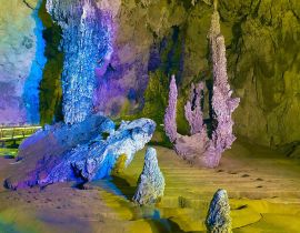 Nguom Ngao Cave