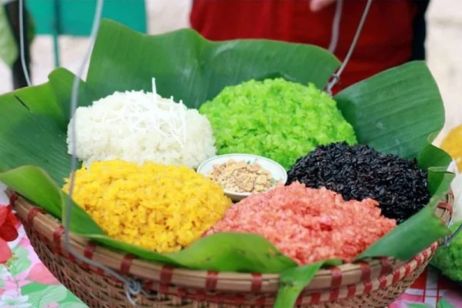 Xoi Ngu Sac (five-colored sticky rice)