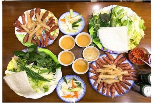 Nem Nuong (Vietnamese Grilled Pork Sausage)