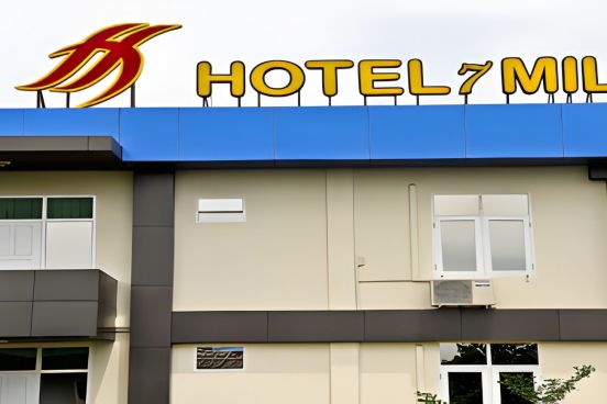 Hotel 7 Mile