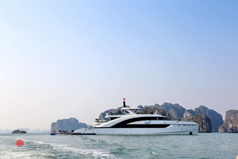 Saquila Yatch
