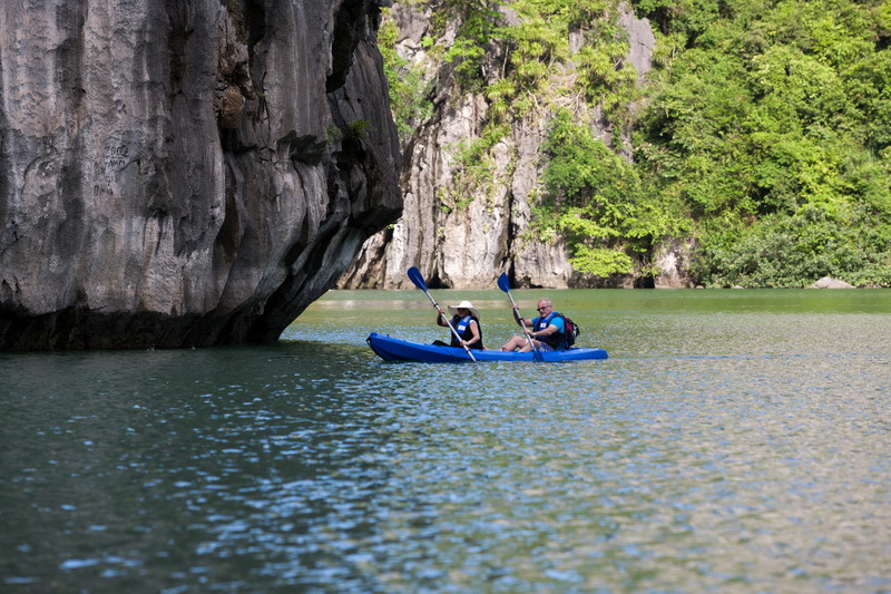 Luxury cruise in Ha Long bay