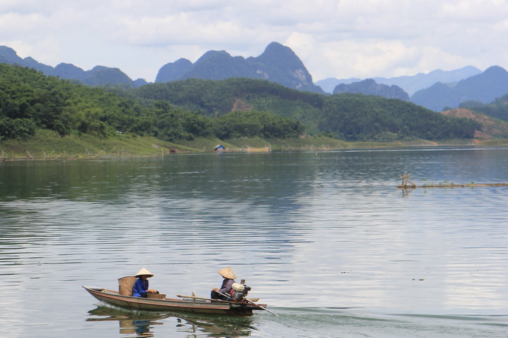 Hoa Binh Reservor